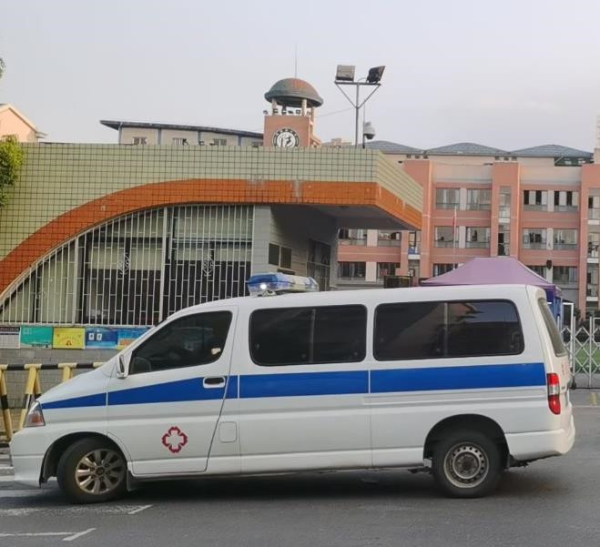 秦州救护车出租护送骨折病人一公里多少钱